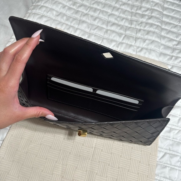 BOTTEGA VENETA Andiamo Clutch - Picture 7 of 8
